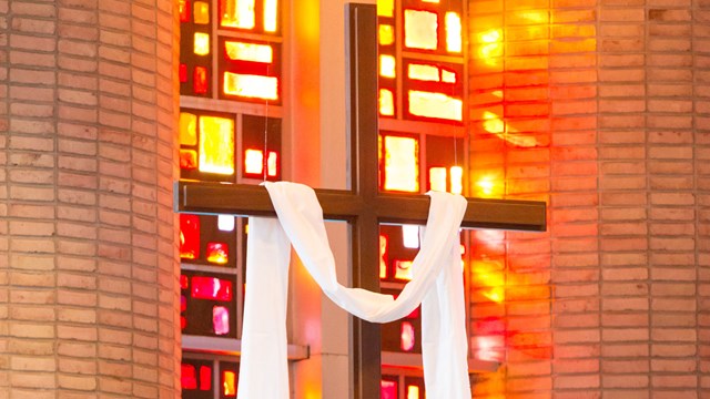 Cross Window Cross Window