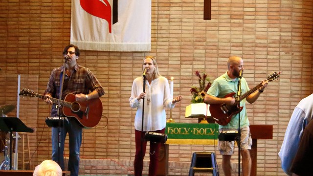 Contemporary Worship Service Contemporary Worship Service